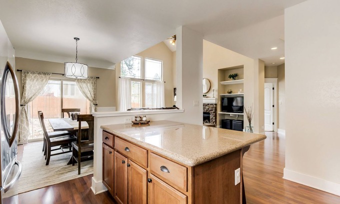 Ponderosa Trails Casa | Hermosa casa espaciosa- UBICACIÓN! ¡Nuevo listado!