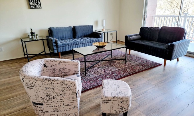 Elkins Park Apartamento | Beautiful, Spacious, 2+2