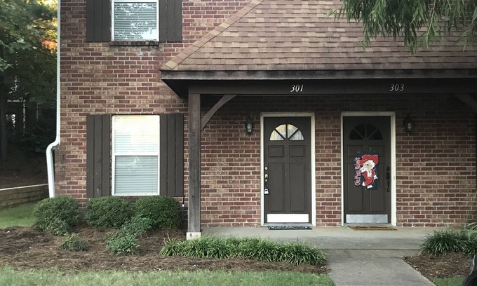Oxford Casa | Beautiful Townhome in Gated Community 1 mile from Ole Miss