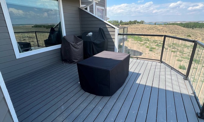 Brule Casa | Beautiful townhome in gated community at Lake McConaughy!
