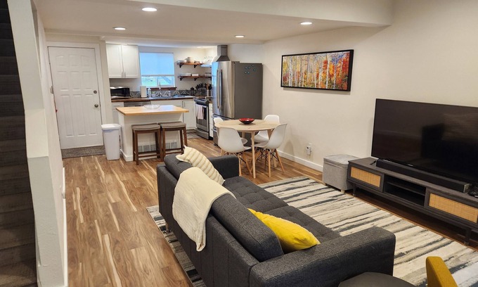 Panorama Heights Casa | Beautiful townhouse in amazing location