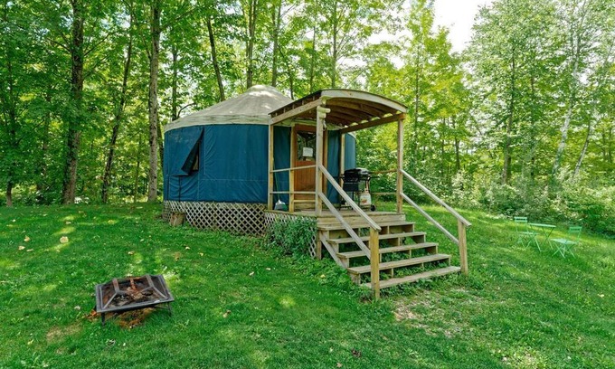 South Hartford Alquiler De RV | Beautiful Upstate New York Luxury Camping Yurt on a Farm
