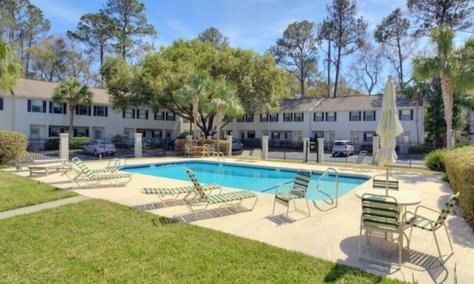 Saint Simons Island Villa | Beautiful Vacation Villa - Beach, Parks, Village