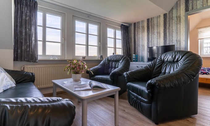 Toenning Apartamento | Beautiful vacation apartment on a horse farm on the edge of the harbor town of Tönning