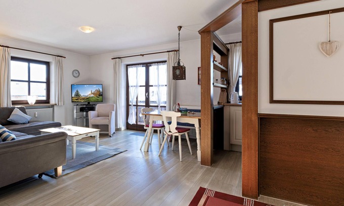 Wallgau Apartamento | Beautiful vacation apartment Kathi with mountain view in Wallgau