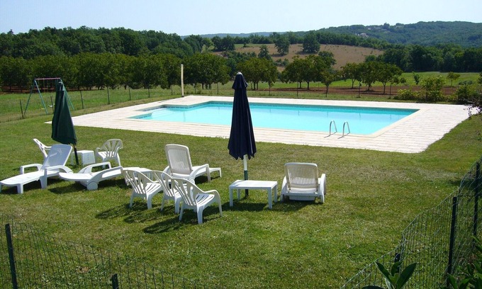 Salviac Casa | Amplia casa de campo para 8 personas, 4 dormitorios en una tranquila piscina cerca de Sarlat