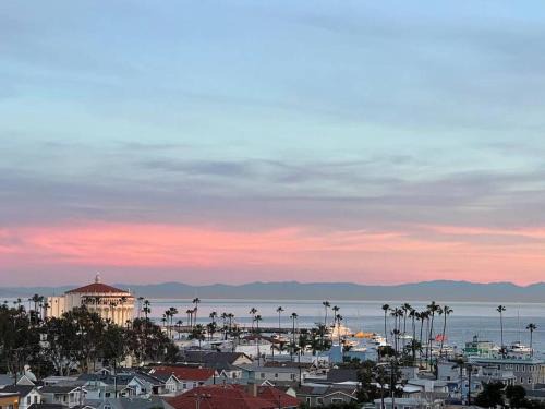 Avalon Casa | Beautiful views day and night!