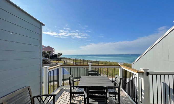 Pensacola Beach Casa | Hermosas vistas de Santa Rosa Sound, bien decoradas 2-br / 2. Casa adosada de 5 baños