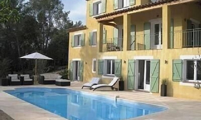 Vidauban Villa | Villa Belle 4 fachadas con jardín y piscina tranquila