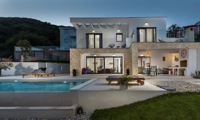Bregi Villa | Beautiful Villa Aria, with a Pool