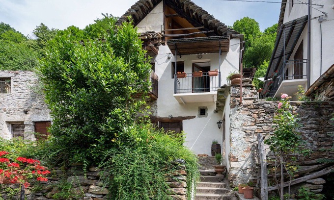 Bognanco Casa | Maravillosa casa de vacaciones para 2 personas con TV, terraza y mascotas permitida