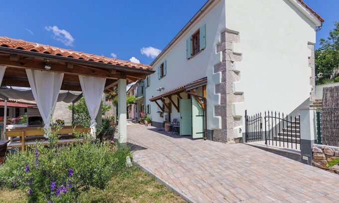 Grabri Casa | Estupenda casa de vacaciones para 6 personas con piscina privada, WIFI, A/C, TV y terraza
