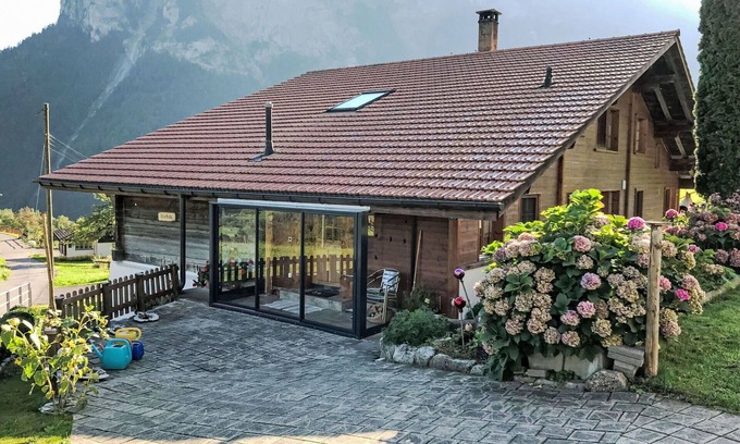 Innertkirchen Villa | Estupenda casa de vacaciones con WIFI, TV, terraza, mascotas permitida y vista panorámica