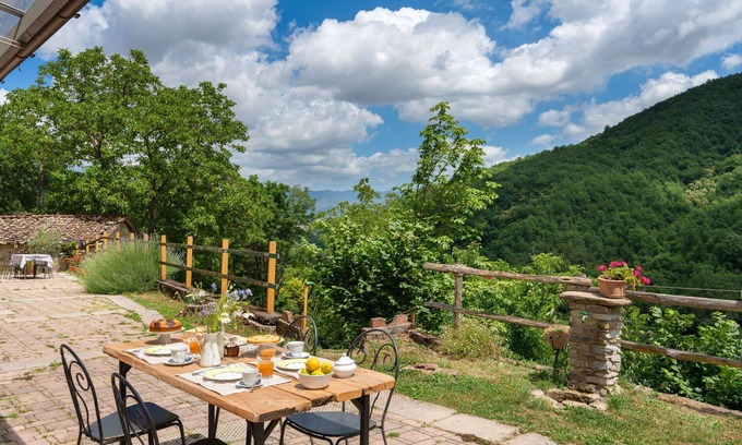 Borgo San Lorenzo Villa | Estupenda casa de vacaciones con WIFI, piscina privada, TV y vista panorámica, cerca de Florencia