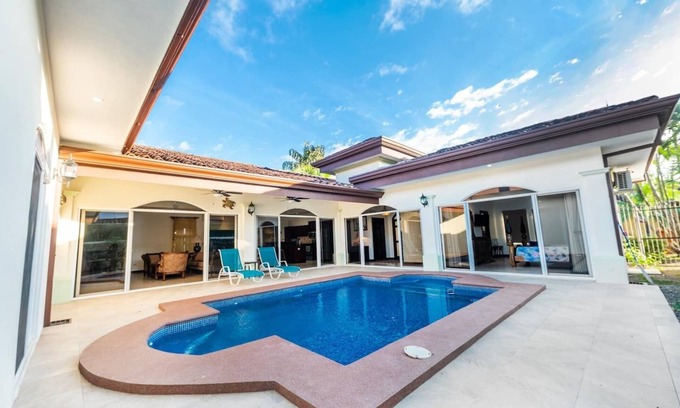 Bejuco Villa | This villa is a 4 bedroom(s), 4 bathrooms, located in Bejuco, Puntarenas Province.