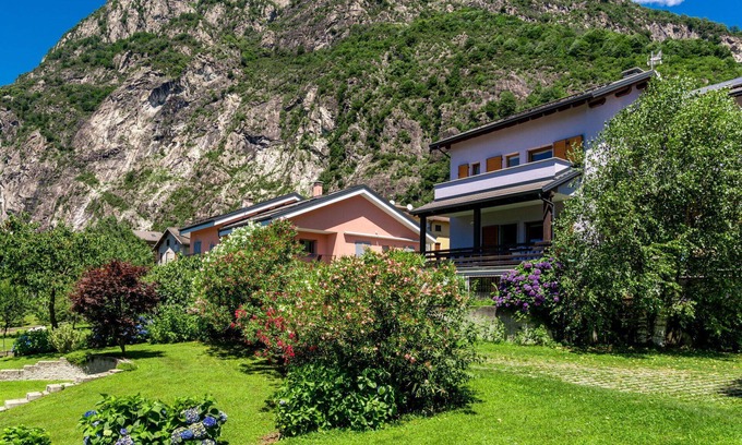 Novate Mezzola Casa | Preciosa casa de vacaciones con WIFI, TV, terraza, mascotas permitida y vista panorámica