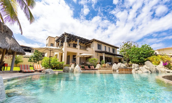 Los Cabos Villa | ¡Hermosa villa (con personal) en exclusivo conjunto junto al mar! ¡En Oferta!