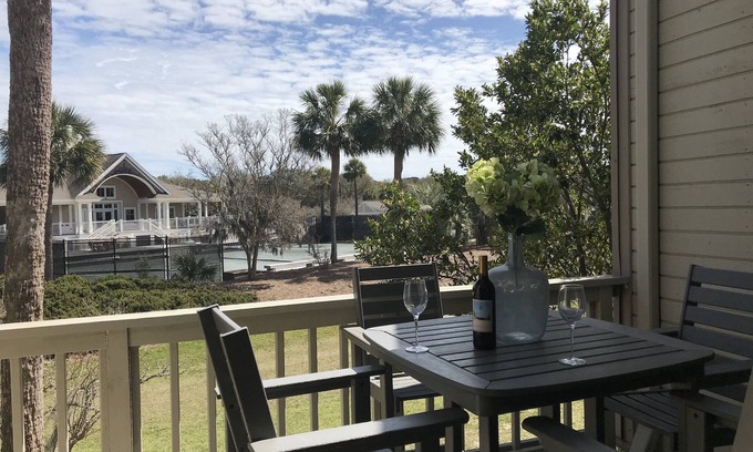 Seabrook Island Casa | Hermosa y recientemente renovada villa de tenis con acceso al club de playa privado.