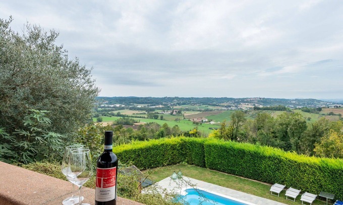 Portacomaro Casa | Casa de vacaciones con A/C, piscina privada, WIFI, terraza, mascotas permitida, vista panorámica