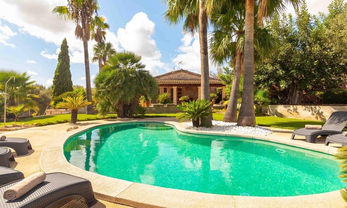 Llubi Villa | Preciosa villa con piscina en Llubí, en el centro de Mallorca.