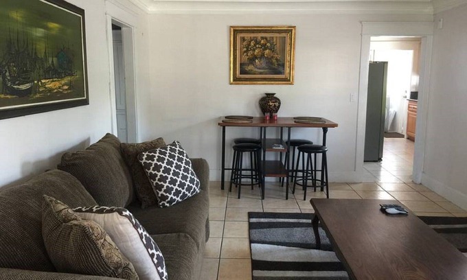 Eastside Casa | Hermosa casa antigua ... ¡Excelente relación calidad precio!