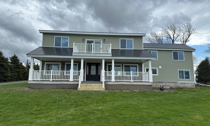 Cape Vincent Casa | ~~Beautiful Waterfront Family Getaway: Immerse Yourself in Nature's Beauty!~~