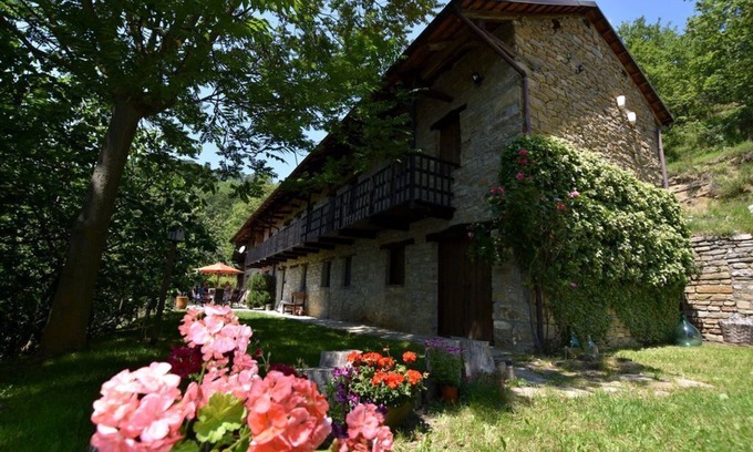 Mombarcaro Casa | Beautifully located holiday home with private pool