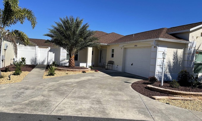 Springdale Casa | Villa bellamente restaurada en una emocionante comunidad de retiro activo.