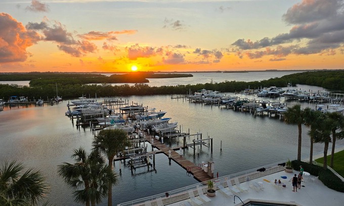 Fort Pierce Shores Condominio | Beautifully renovated 2 bedroom 2 bathroom on North Hutchinson Island