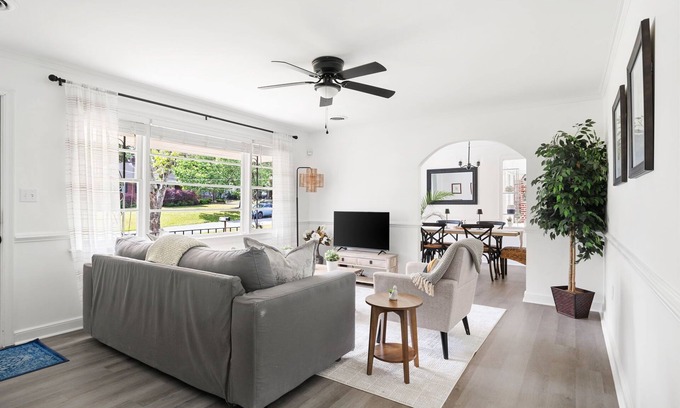 Hanahan Casa | Beautifully renovated 3BR house near Charleston, Park Circle, Beaches, Shipyard