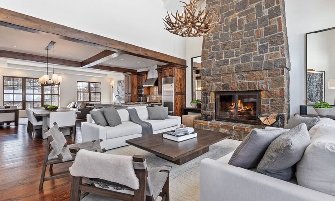 Whitefish Casa | Beautifully Renovated 3BD 3.5BA Slopeside unit! Private Hot tub!