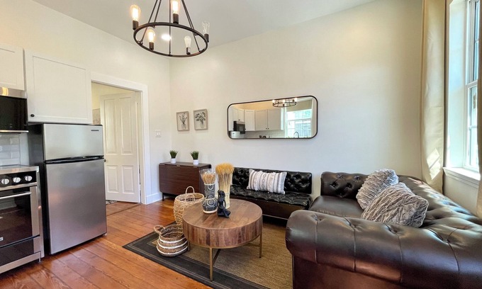 Uptown Historic District Casa | Beautifully Restored! 3 Bedroom Home - 15 Min FQ!