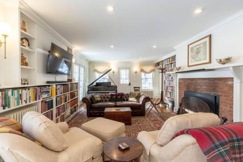 Manchester Casa | Beautifully Restored Home In Manchester Village