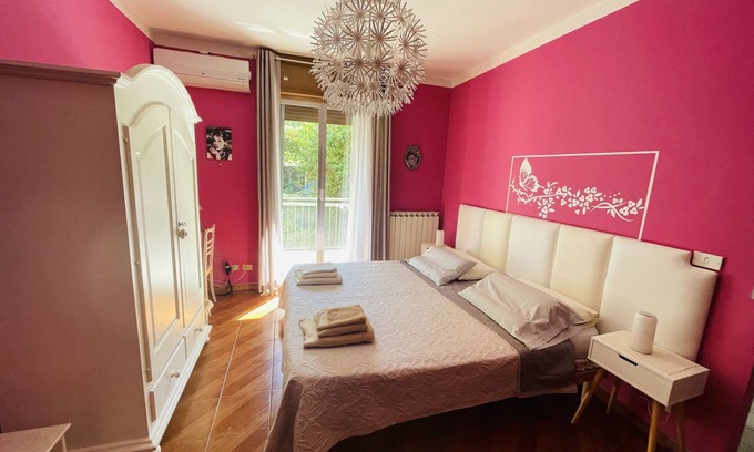 Borgofranco d'Ivrea Cama Y Desayuno | Bed and Breakfast "L'Albero Maestro": sulla Via Francigena, dentro del bello modelo geológico de morena glaciale, nel verde di un territorio di laghi e boschi, trai Senti CHE furono dei Salassi grandi antogonisti dei Romani