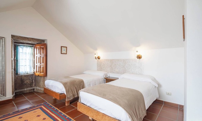 Tui Cama Y Desayuno | Bed and Breakfast 'Habitación Doble 3' with Mountain View, Shared Pool and Wi-Fi