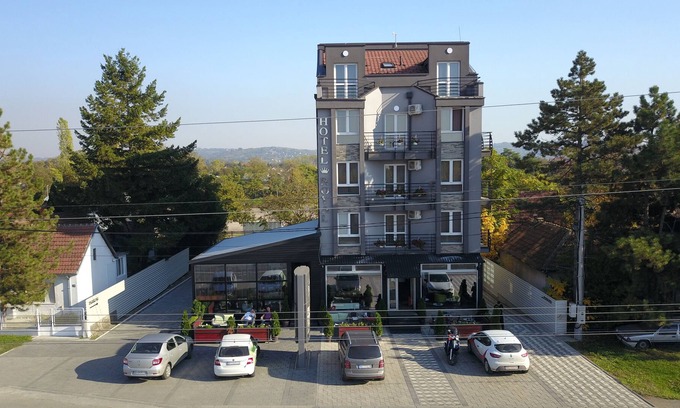 Obrenovac Cama Y Desayuno | Bed and Breakfast Royal