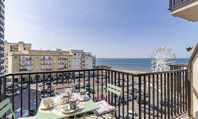Follonica Apartamento | Bedo House Beach Front, Follonica, Italy