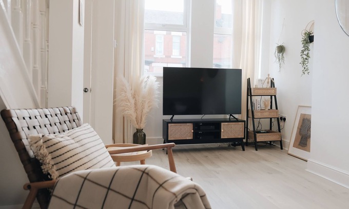 Warrington Casa | Bee Stays- Pickmere House