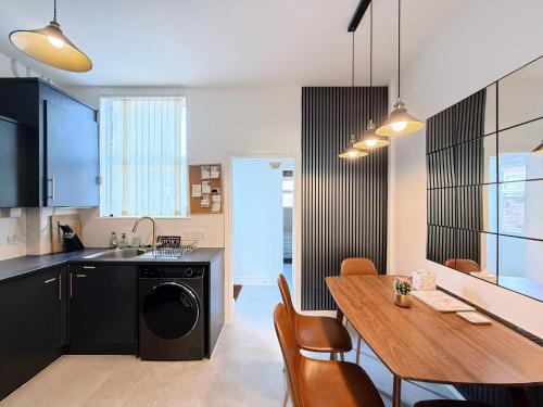 Warrington Casa | Bee Stays - Pickmere House