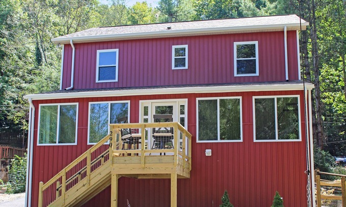 Mill Ridge Cabina | Beech Mountain, Sugar Mountain; Skiing minutes away!