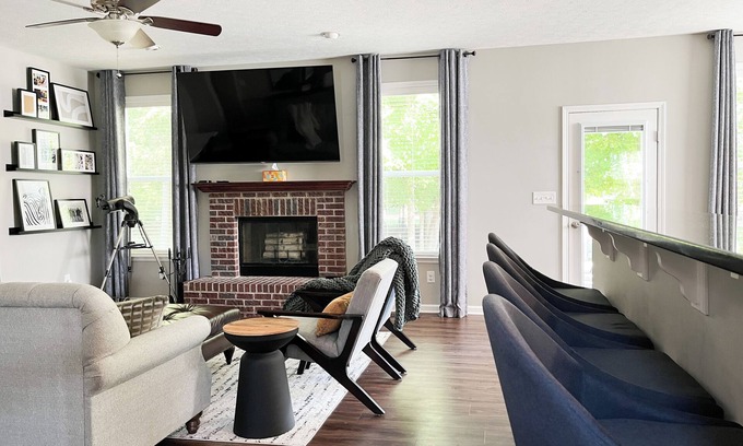 Avon Casa | Beechwood Villa - Suburban Modern