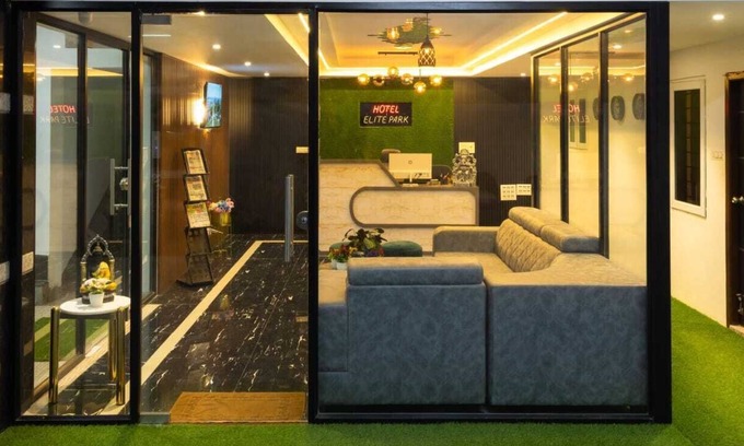 Tirupati Hotel | Hotel Elite Park