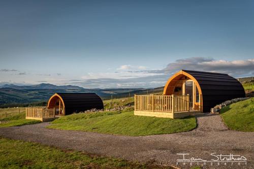Aberfeldy Casa | Beinn A Ghlo Luxury Glamping Pod with Hot Tub & Pet Friendly at Pitilie Pods