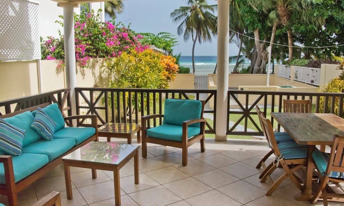 Hastings Cabaña | Bella Dia Lower | Three Bedroom Apartment on the Beach