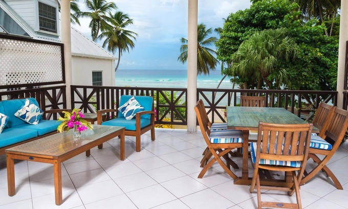 Hastings Villa | Bella Dia Upper | Three Bedroom Apartment on the Beach