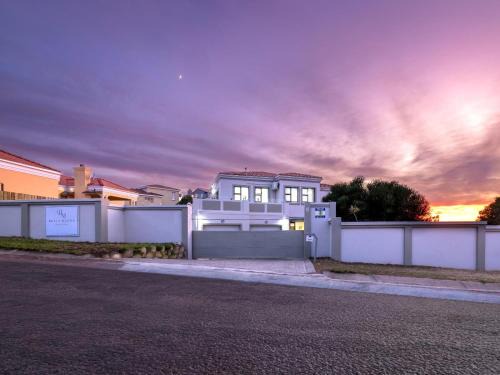 Saint Francis Bay Casa | Bella Madre Guesthouse