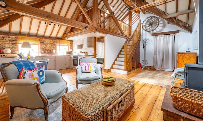 Weybourne Casa | Bella's Barn by Big Skies Cottages