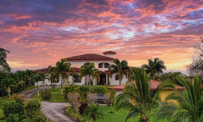 Garabito Casa | Bella Vista Private Resort, Perfect for Weddings, 9 bedrooms, Sleeps 24