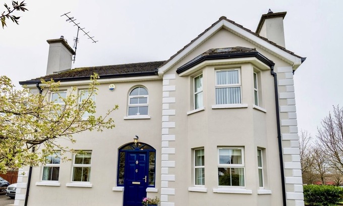Omagh Casa | Beltany House - Exceptional 4 bed Holiday Home