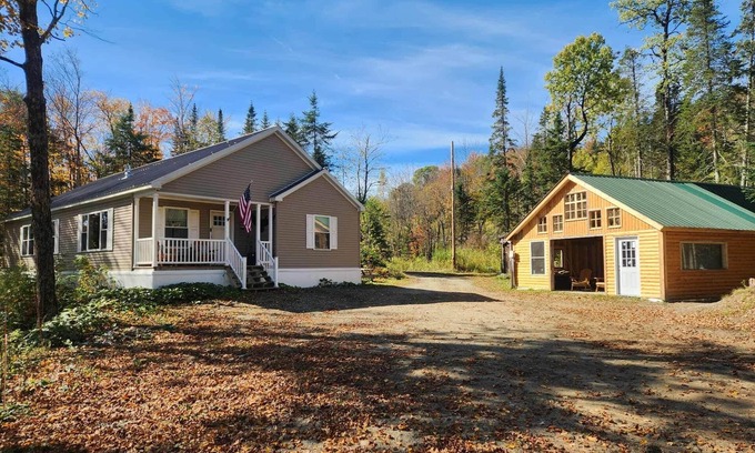 Green Mountains Casa | Belvidere MT Vista - Near Jay Smuggs Stowe Long Trail, Pet OK, Easy Check-In!